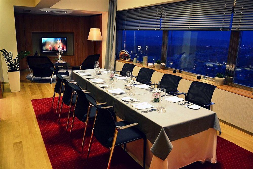 One Room Hotel Prag Exterior foto