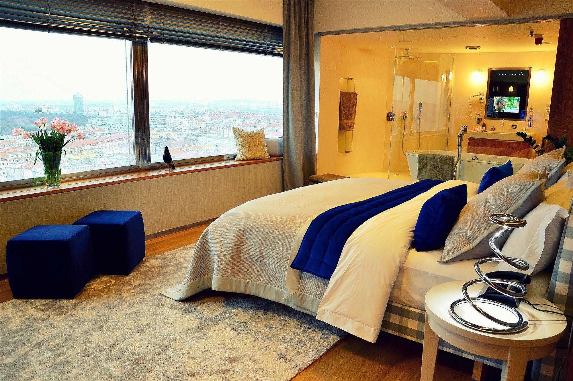 One Room Hotel Prag Exterior foto
